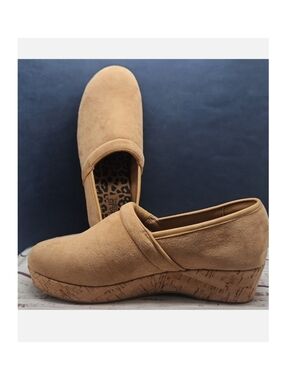 NEW Corkys All Day Suede Clogs Tan Women's Size 10